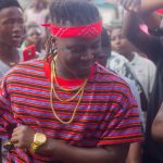 Wisa gifts GH¢1000 to dancers on video shoot set in Labadi