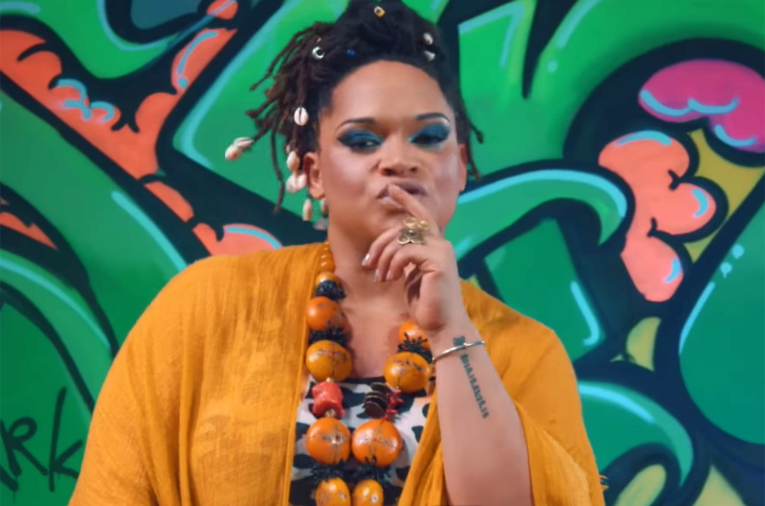 Video Review: Yo Chale by Sena Dagadu feat. Sarkodie