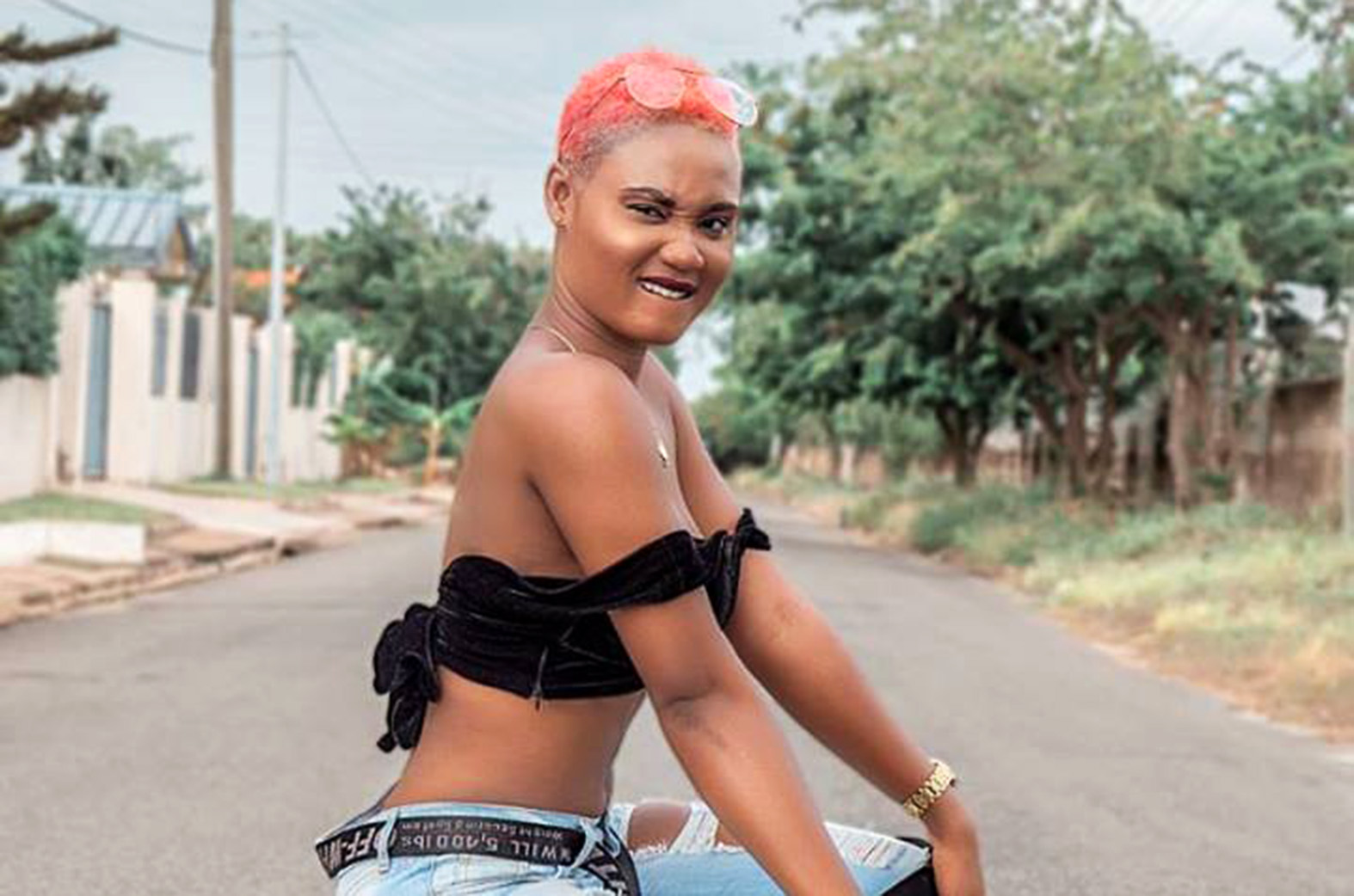 'Badder' Petrah looking all chic and sexy in new pictures