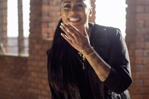 Video Premiere: Cotelydon by Itz Tiffany