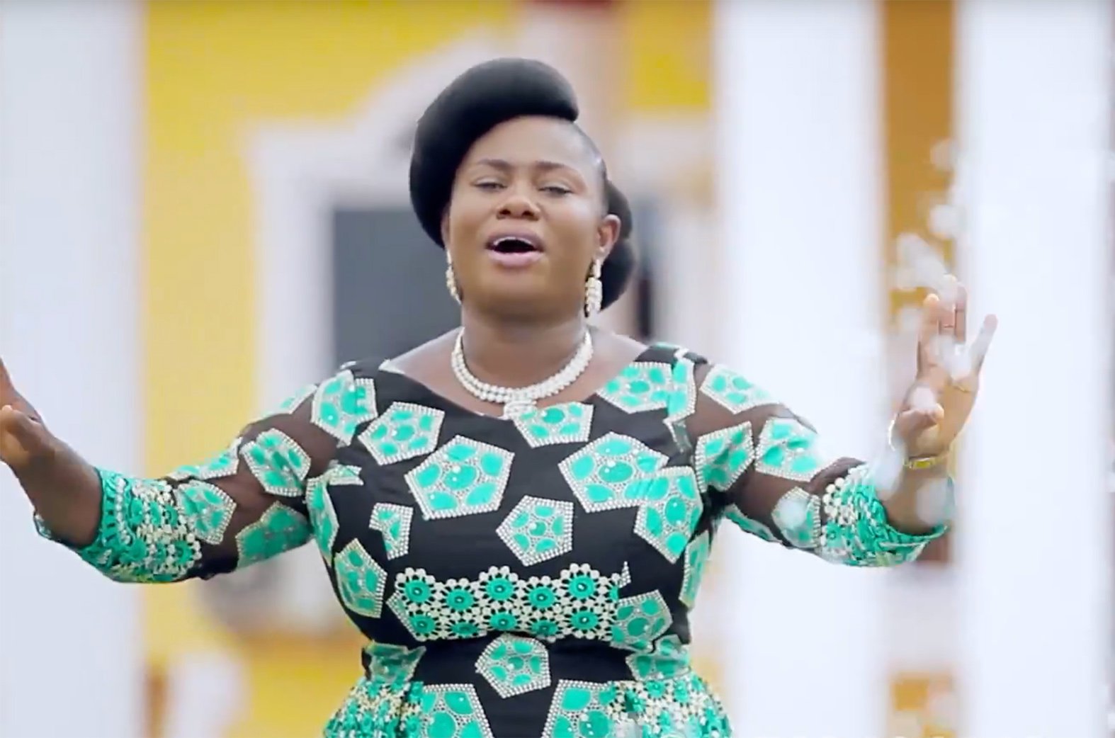 Video: Yesu Do Me by Regina Osei