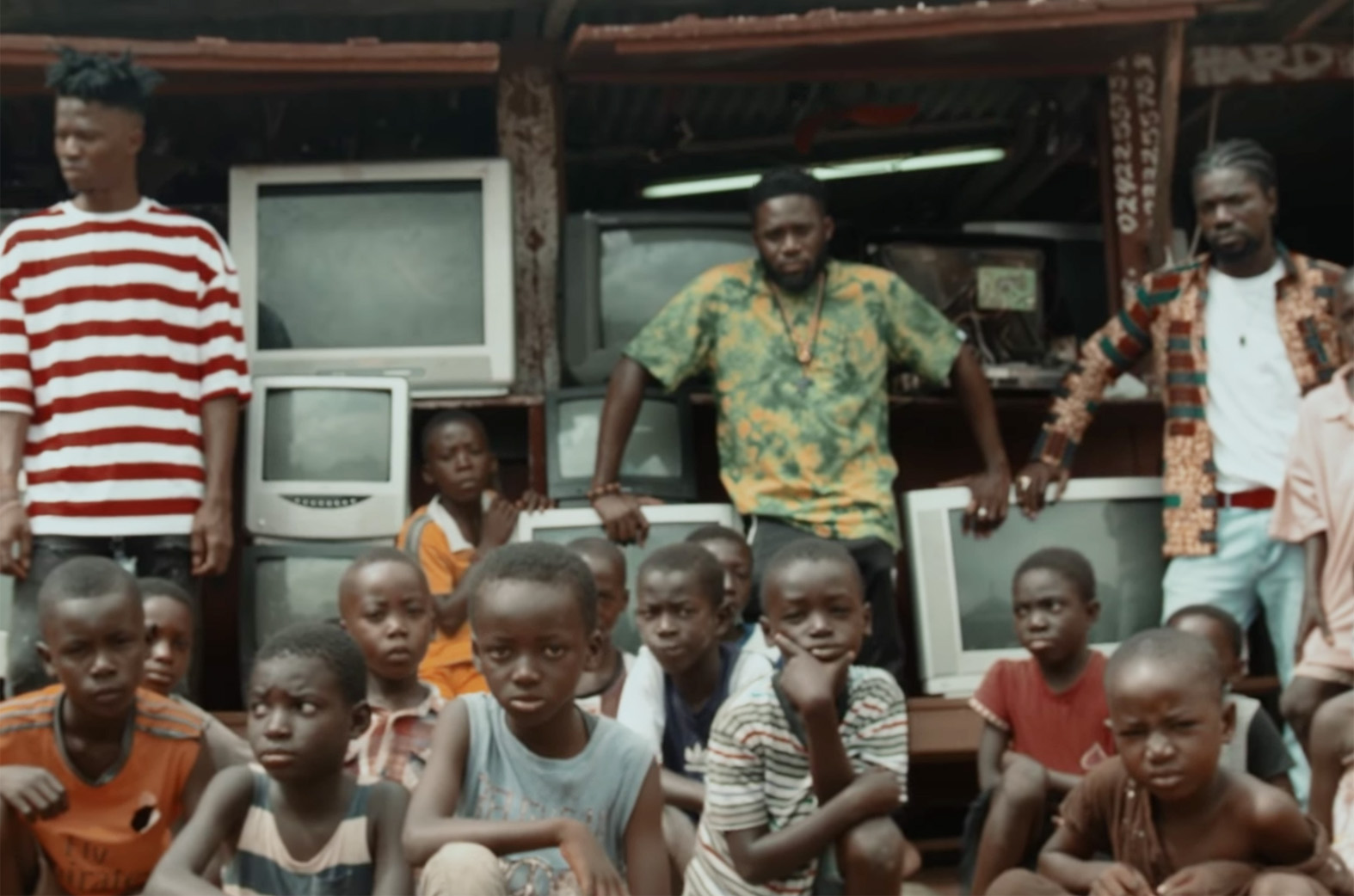 Video: Saara by Juls feat. Akan & Kwesi Arthur