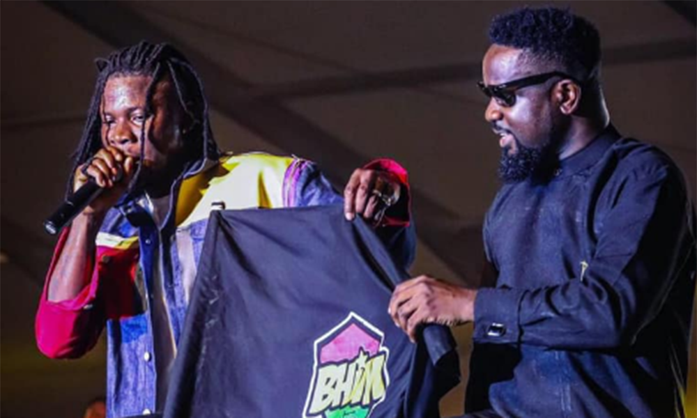 Sarkodie hails Stonebwoy for succeeding him as Samsung Brand Ambassador