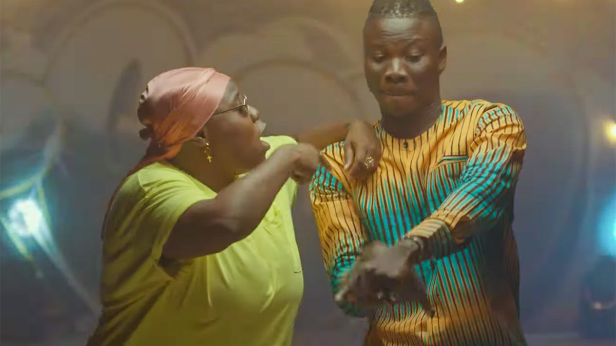 Ololo by Stonebwoy feat. Teni