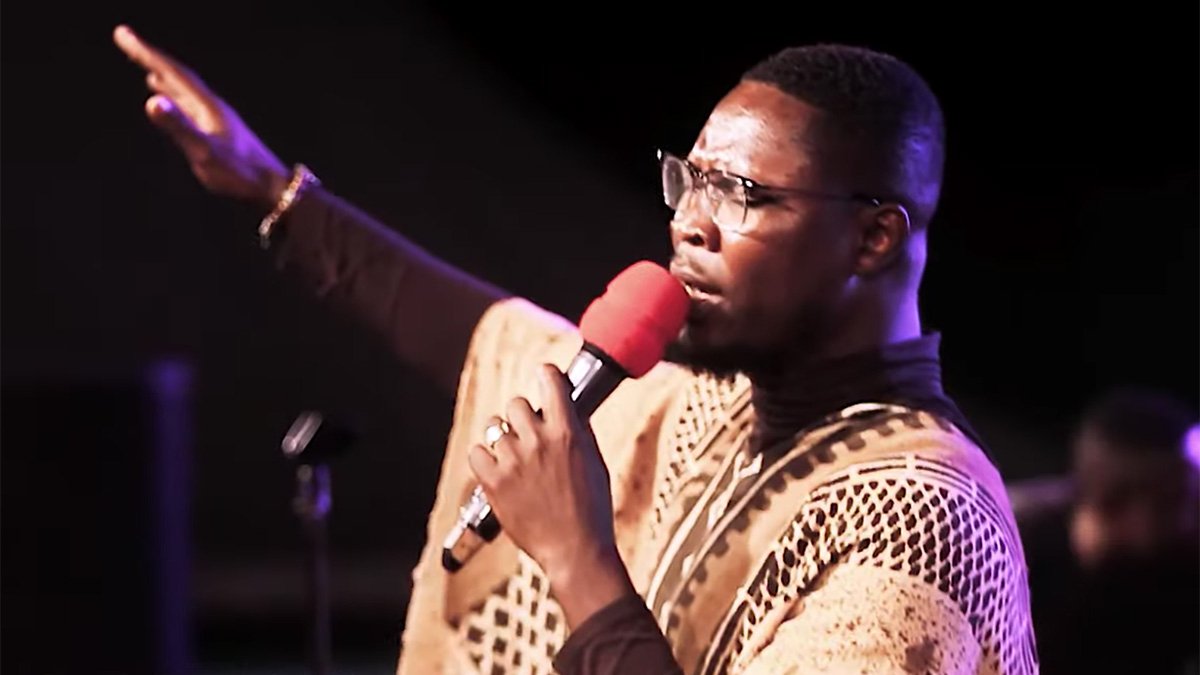 Oyeadieyie (Mender) by Akesse Brempong