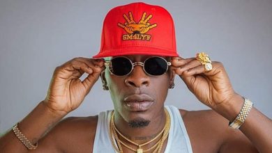 Shatta Wale tears VGMA board into pieces in latest video - Watch here