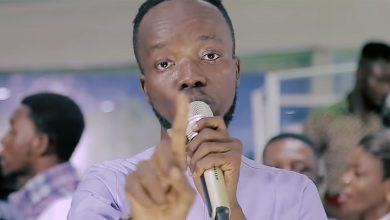 Praise Medley by Akwaboah feat. TY Crew