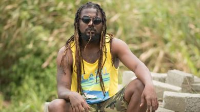 Samini reconciles with Dumelo; pledges support for his political ambitions