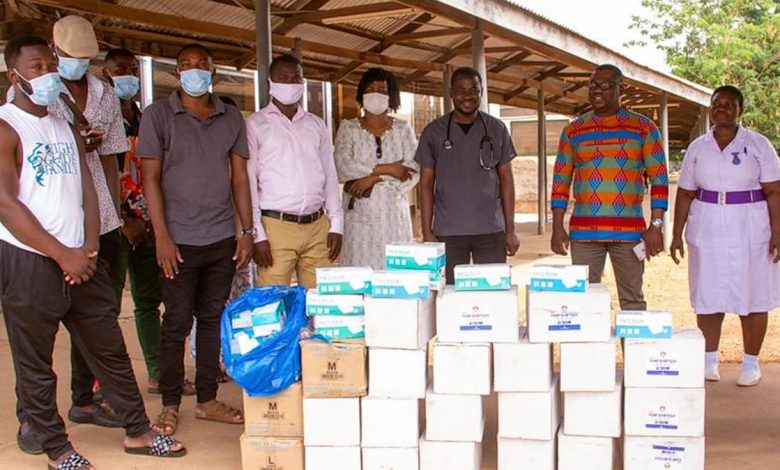 Samini donates to Wa Government Hospital in support of fight against COVID-19