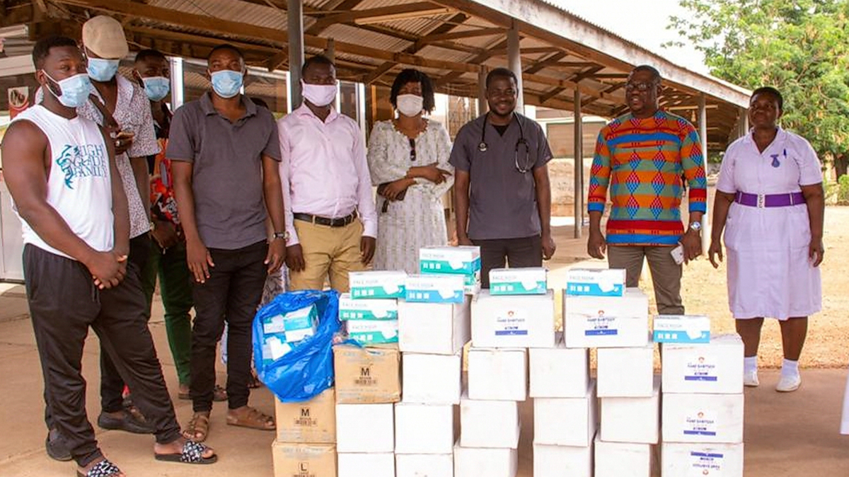 Samini donates to Wa Government Hospital in support of fight against COVID-19