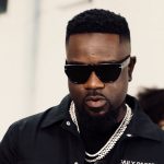 'Hard Guy' Sarkodie replies Dr UN; salutes Kumericans in new jam; Gimme Way