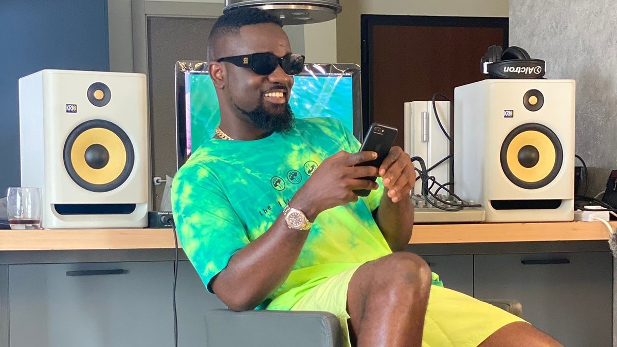 Sarkodie cops new teeth grills in UK after Pepsodent endorsement deal