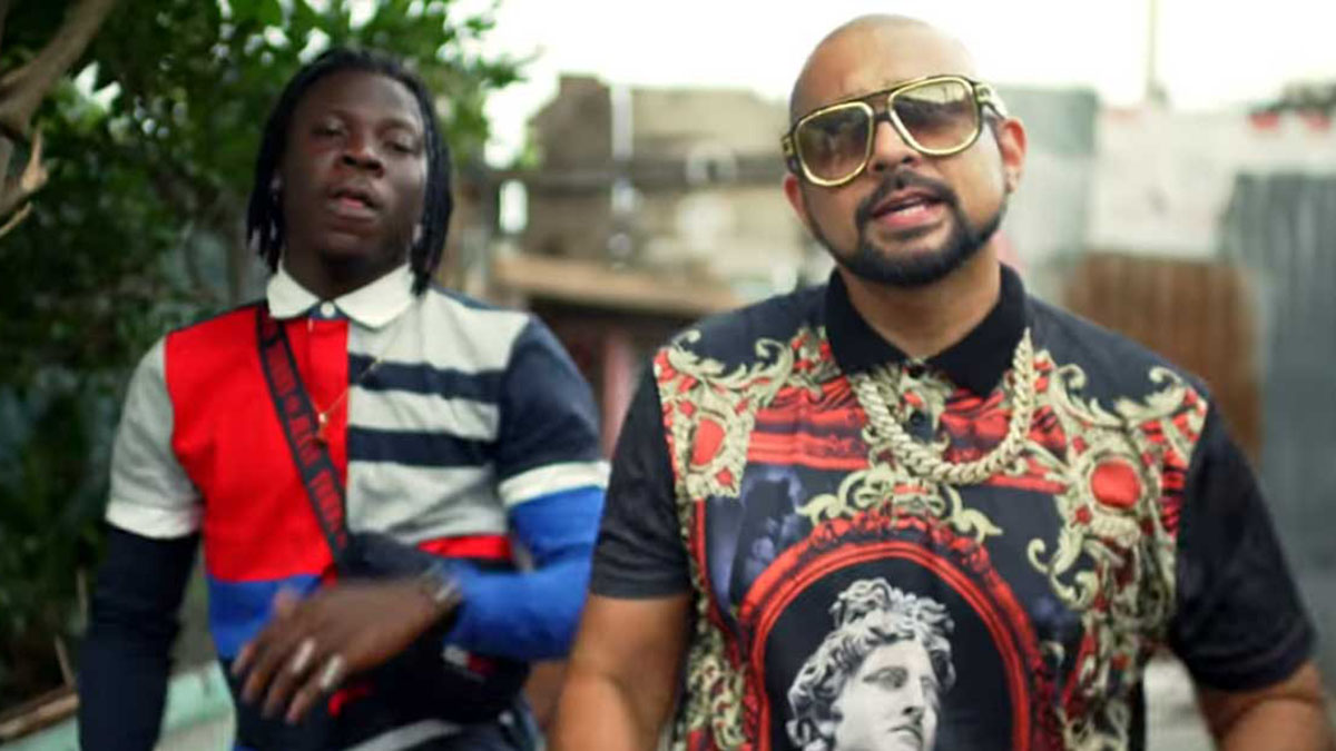 Sean Paul premieres behind the scenes of Stonebwoy-assisted tune; Guns of Navarone