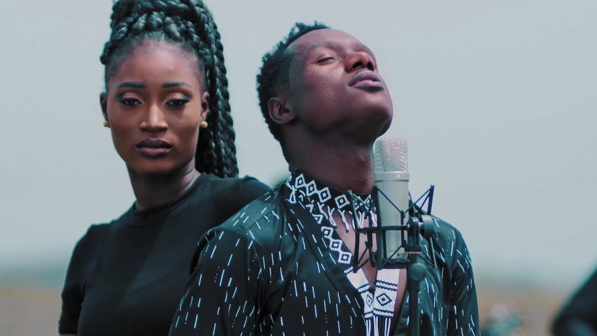 Amonua by Kwamiena feat. Ananse Band