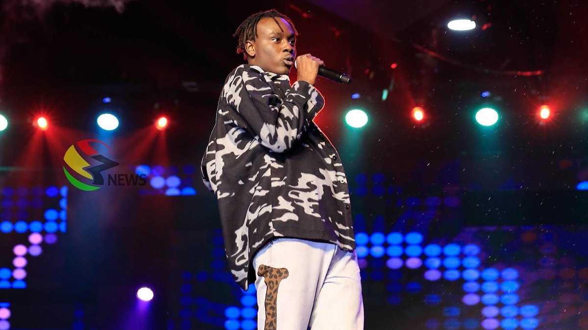 Larruso lits up the Grand Arena with zestful performance at #VGMA22 Night 1 — PHOTOS