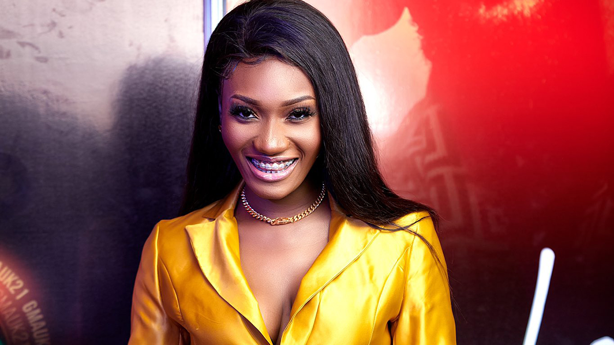 Wendy Shay leaves fans in suspense as she deletes all posts on her Instagram!
