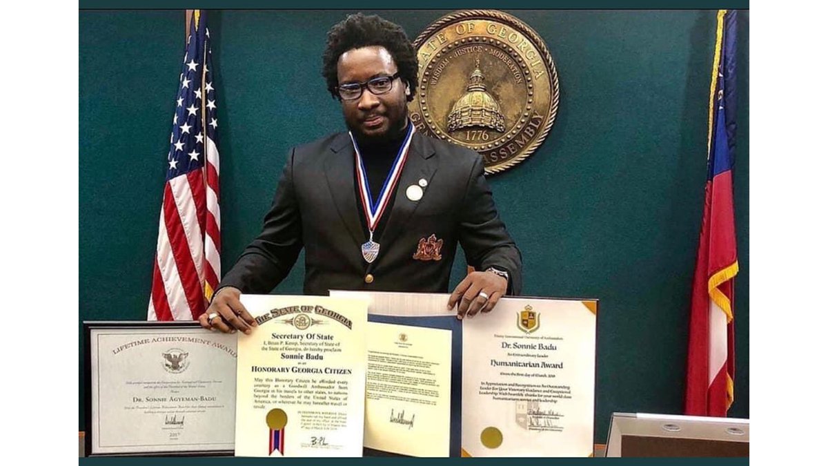 Sonnie Badu shames recent trolls with a lifetime achievement award from Joe Biden!