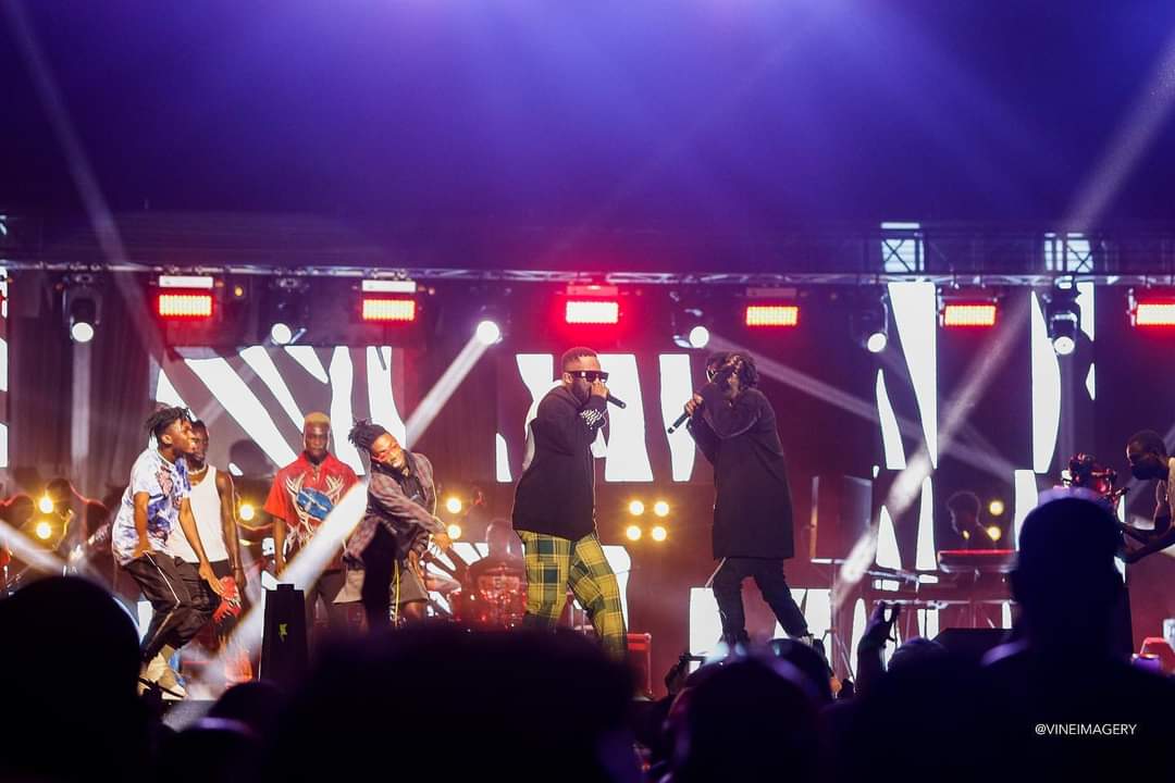 Photos: What you missed at R2Bees' concert