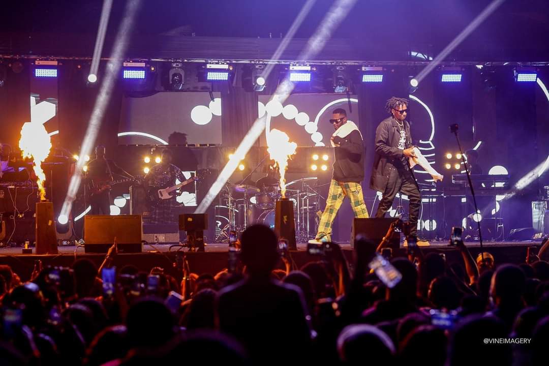 Photos: What you missed at R2Bees' concert