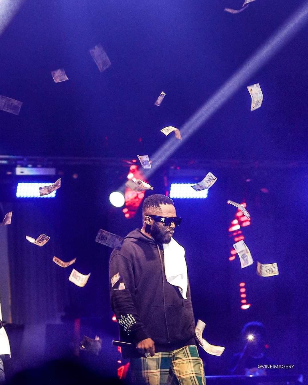 Photos: What you missed at R2Bees' concert