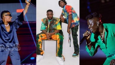 R2Bees honored by Stonebwoy for being hits before Afrobeats' dominance, in the presence of Wizkid