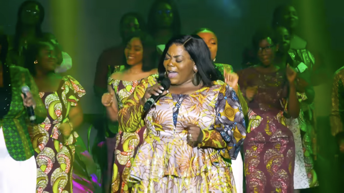 Amenuveve by Celestine Donkor feat Bethel Revival Choir