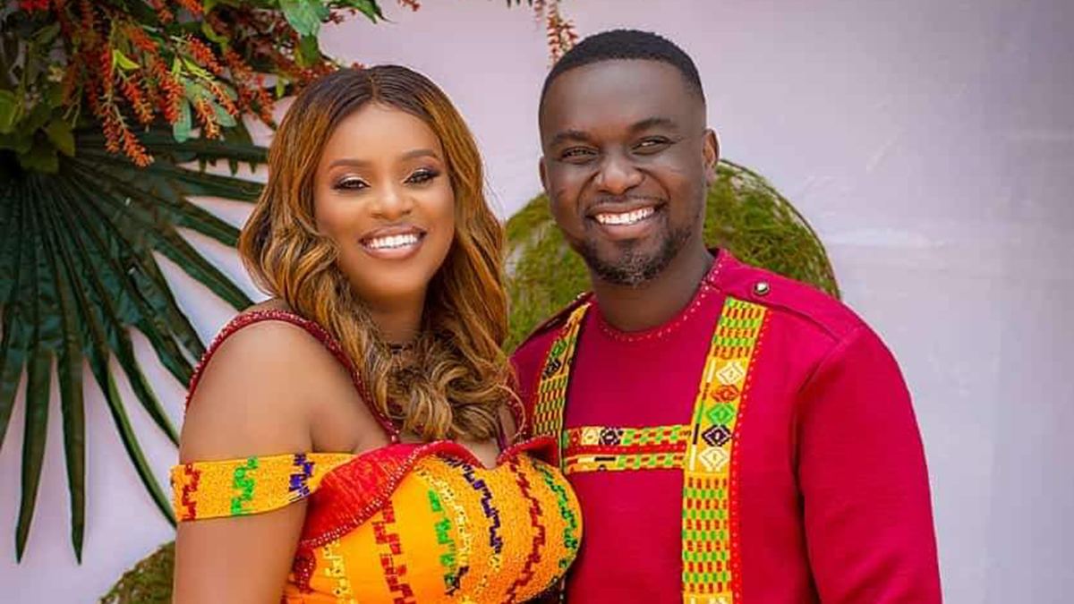 How a "God Bless You" from Joe Mettle's wife secured the ring for her!