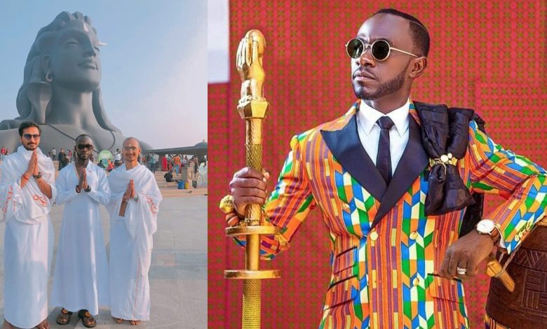 Okyeame Kwame on what constitutes a good song, his inability to hurt plants/animals & how he would've stormed the Grammys clad in Kente with an Adowa ensemble!