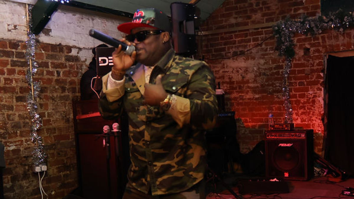 Legendary Ghanaian highlife musician Nana Quame graced the stage at the highly anticipated Lampo Experience in London. Photo Credit: Danny Lampo