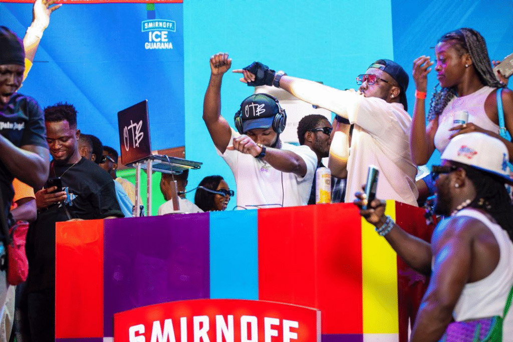 Patrons jamming at Smirnoff In The Mix street edition. Credit: Supplied.